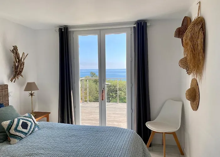 Bord De A Pied Proche Pinarello Holiday home *